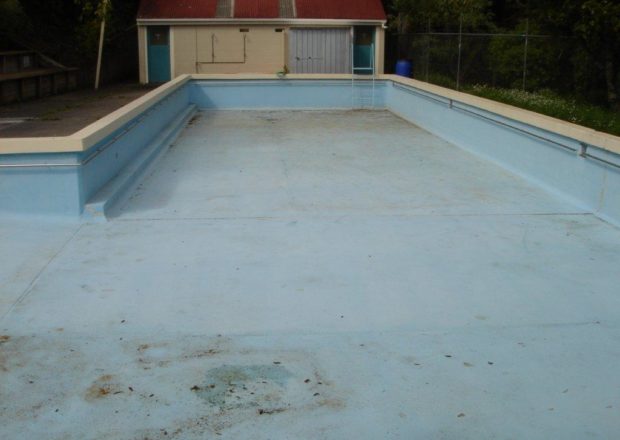 Titirangi school pool before painting